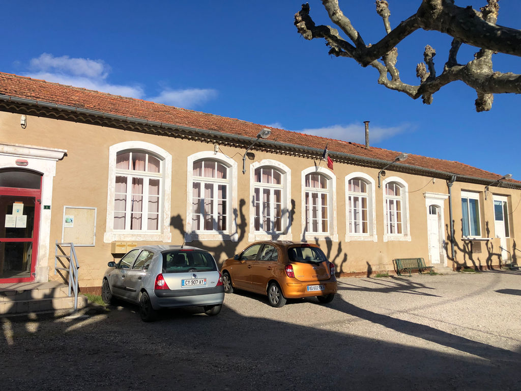 Cour et ancienne école du Mas Dieu