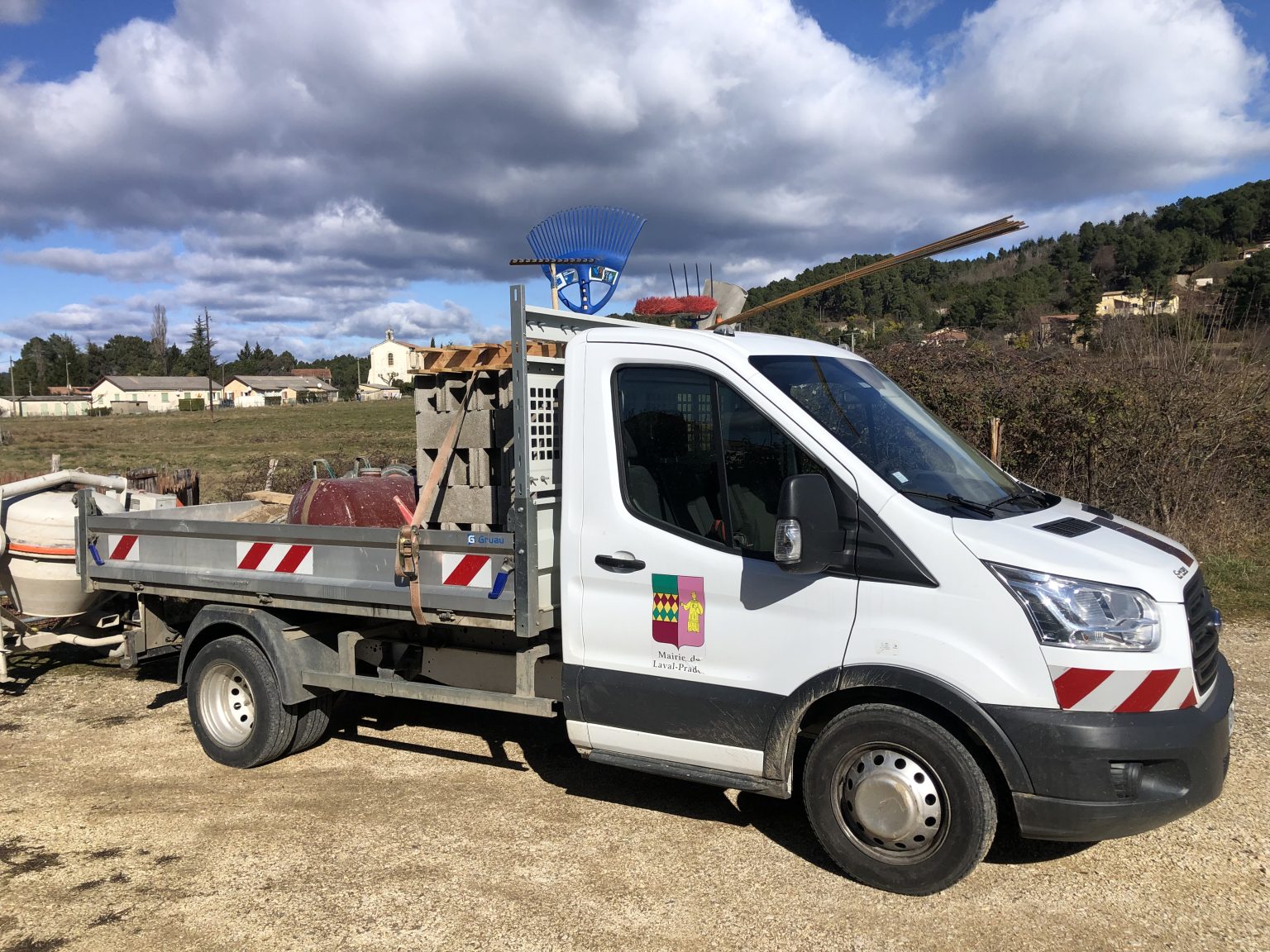 L'équipe des ateliers municipaux en action