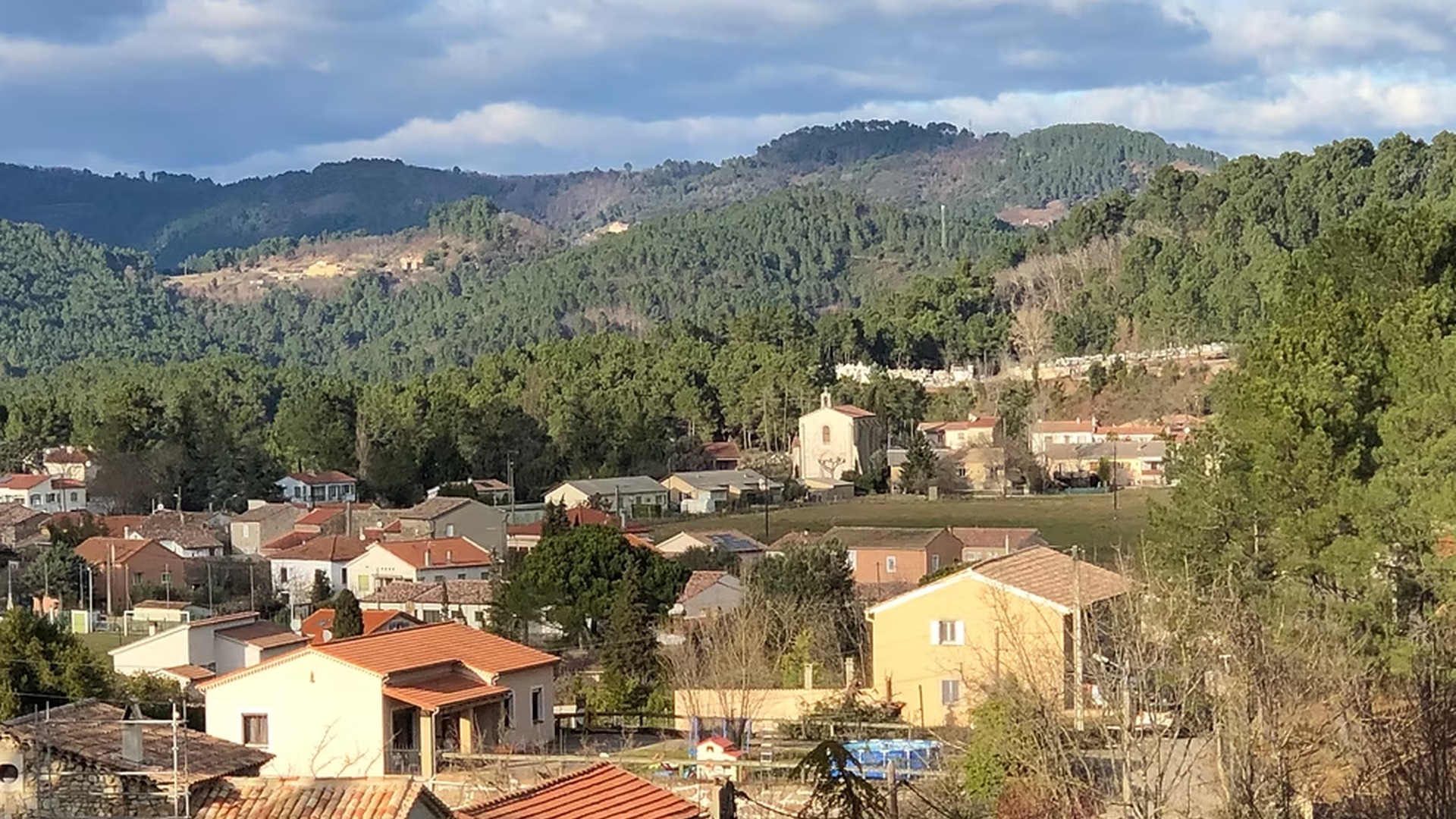 Le Pradel — Cœur battant d'un pays de roche et de lumière
